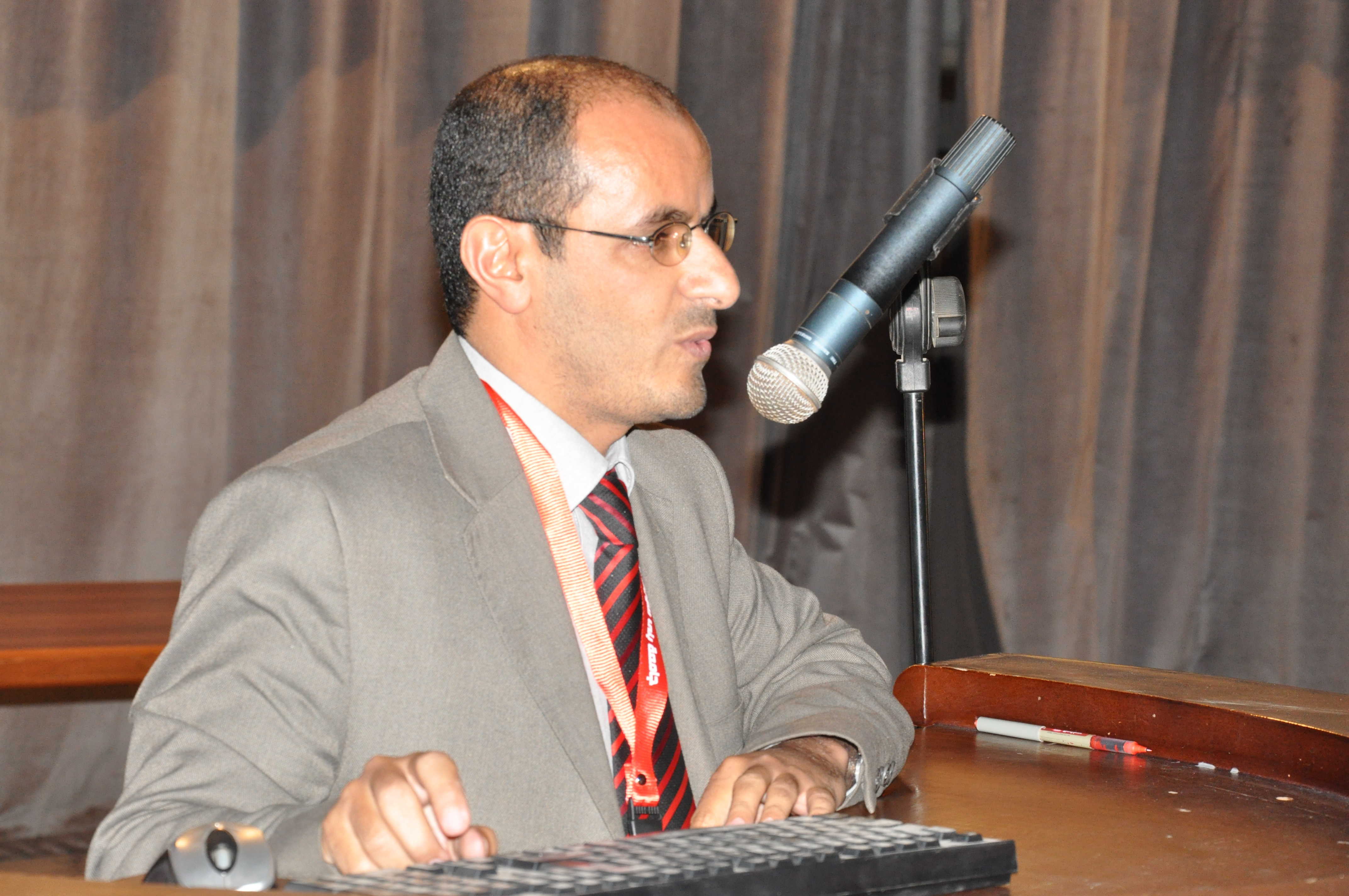 برنامج اعداد السيرة الذاتية (cv) يقدمه المدرب الاستاذ الدكتور عبدالوهاب عبدالله أحمد المعمري